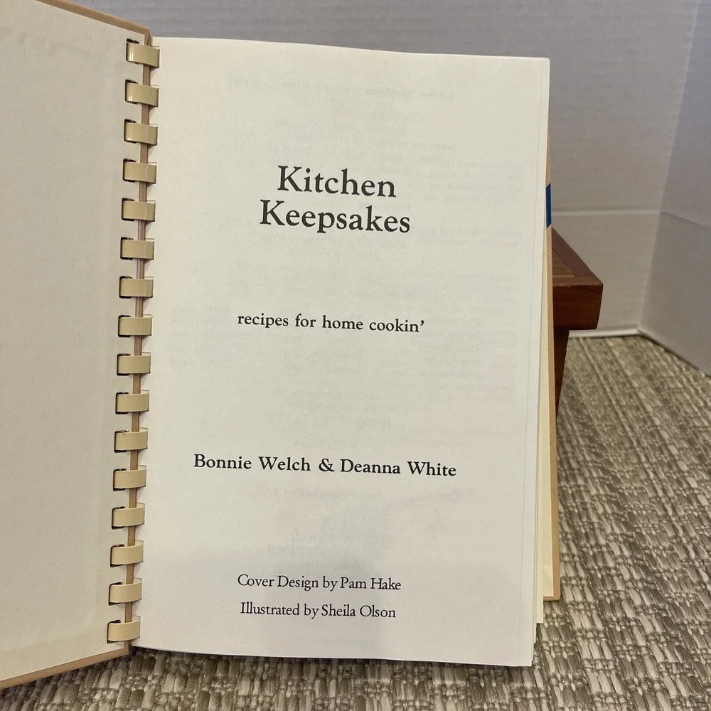 Kitchen Keepsakes & More Cookbook Recipes‎ Original 1983 5th Print